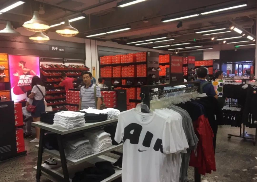 60块钱买回来的鞋,从哪里买阿迪耐克便宜正品