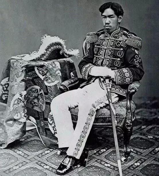 日本皇室的脚气病,脚气传到头上的症状