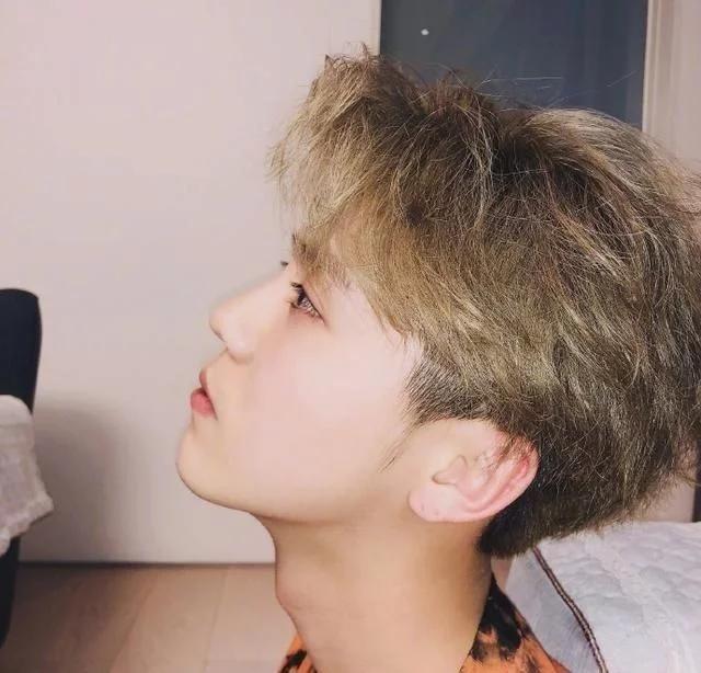 贝克汉姆鹿晗合影,贝克汉姆为爱妻庆生