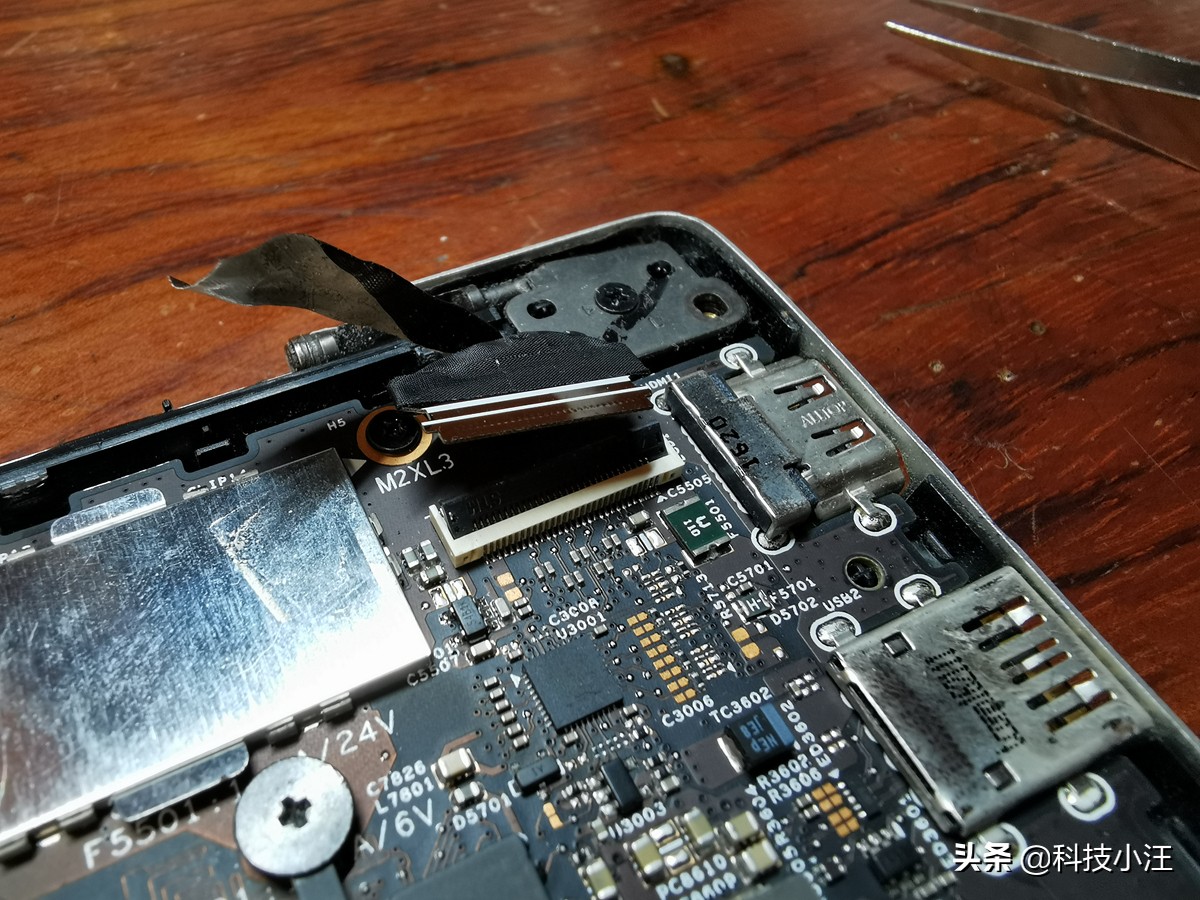 小米笔记本黑屏一秒恢复解决方法,用了几年的小米手机不经意间黑屏