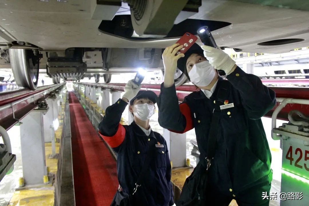 战疫情保春运铁路警察在行动,抗击疫情守护平安摄影征稿