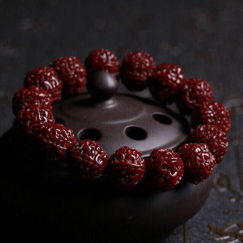 男士细手腕适合戴什么文玩,适合夏天佩戴的文玩男