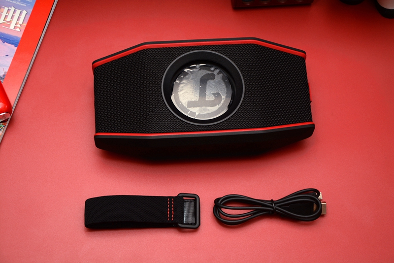 来自德国、IPX7防水、可双联配对，这款户外蓝牙音箱比JBL更硬汉