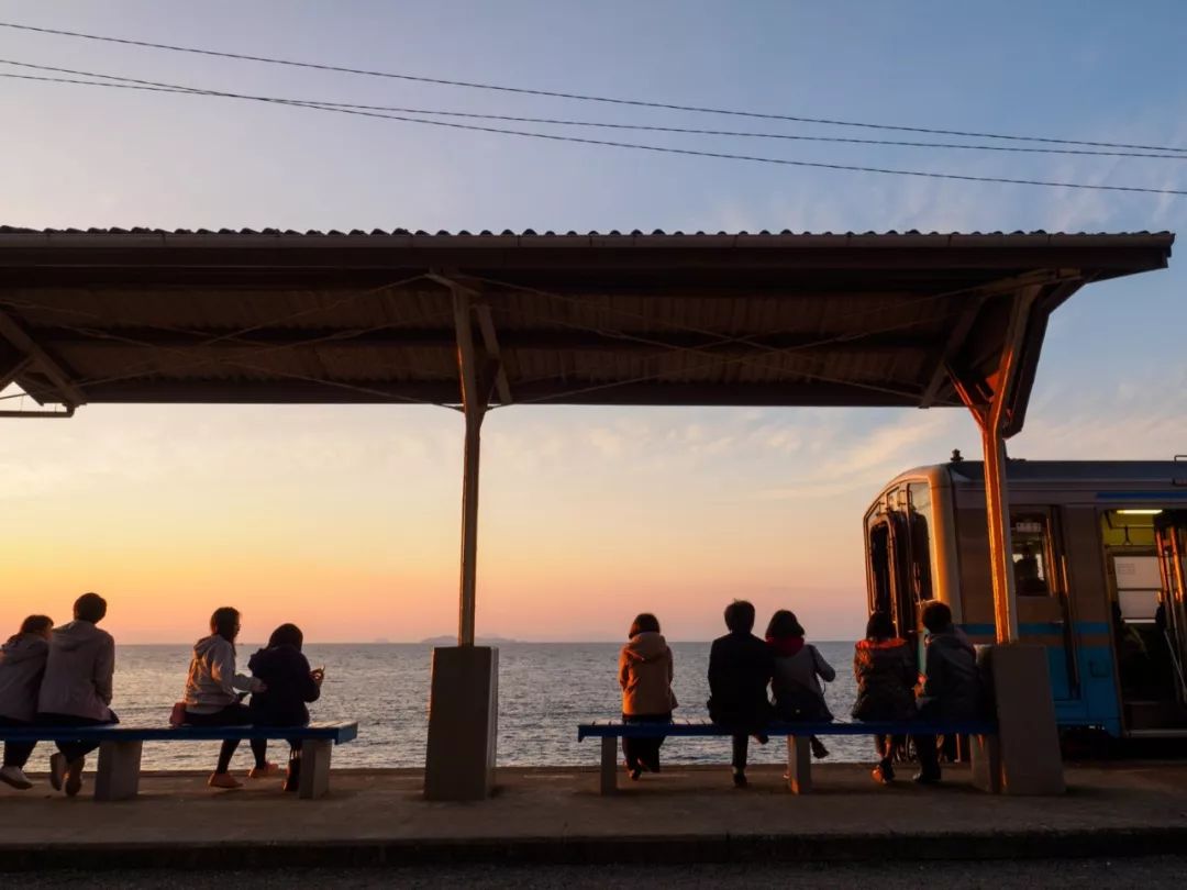 在日本坐火车是什么感觉,在日本坐火车是什么体验