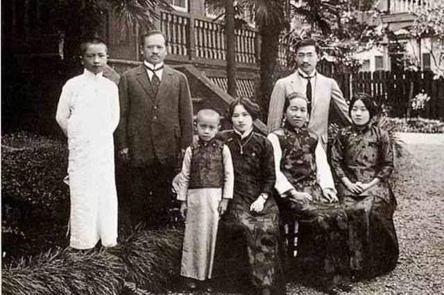 此人太牛，六个儿女，出五个正国级，到*四代第**却只有两个男丁