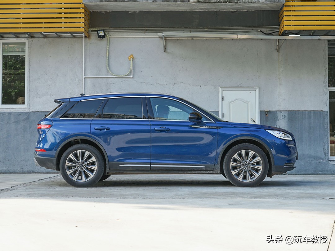 15万合资suv首选想要高颜值就选它,30万买中型suv选这三款不会错