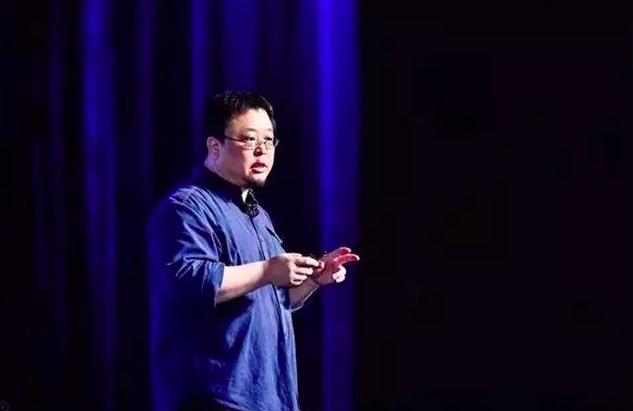 老罗最近又瞄上了*子烟电**,以后不用找代购了