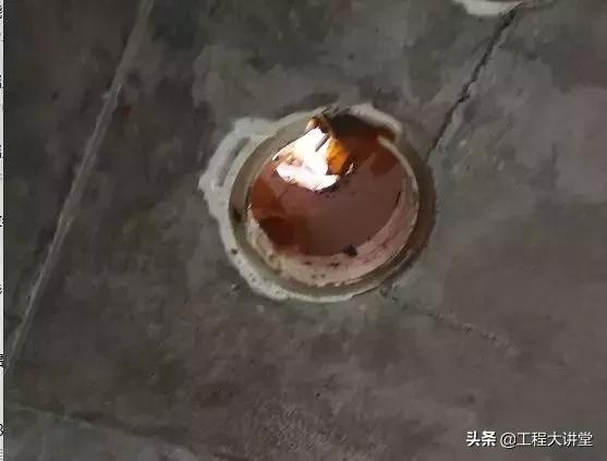 穿楼板管道漏水怎么处理,排水管穿楼板处渗水如何处理