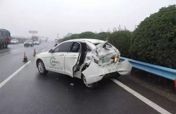 车内奇脏，还车不便，半路趴窝……细数共享汽车“九宗罪”