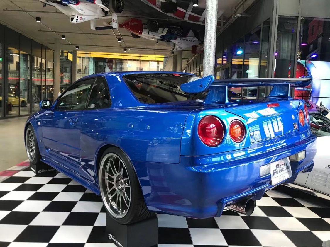 保罗沃克第一辆gtr,保罗沃克开的车gtr