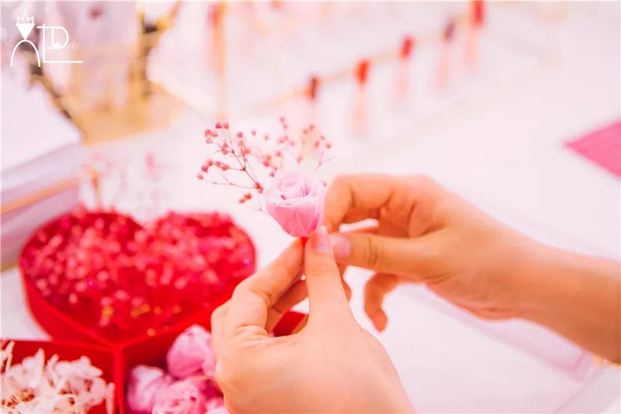 兰蔻情人节礼物口红开箱,兰蔻七夕节限定口红单支装