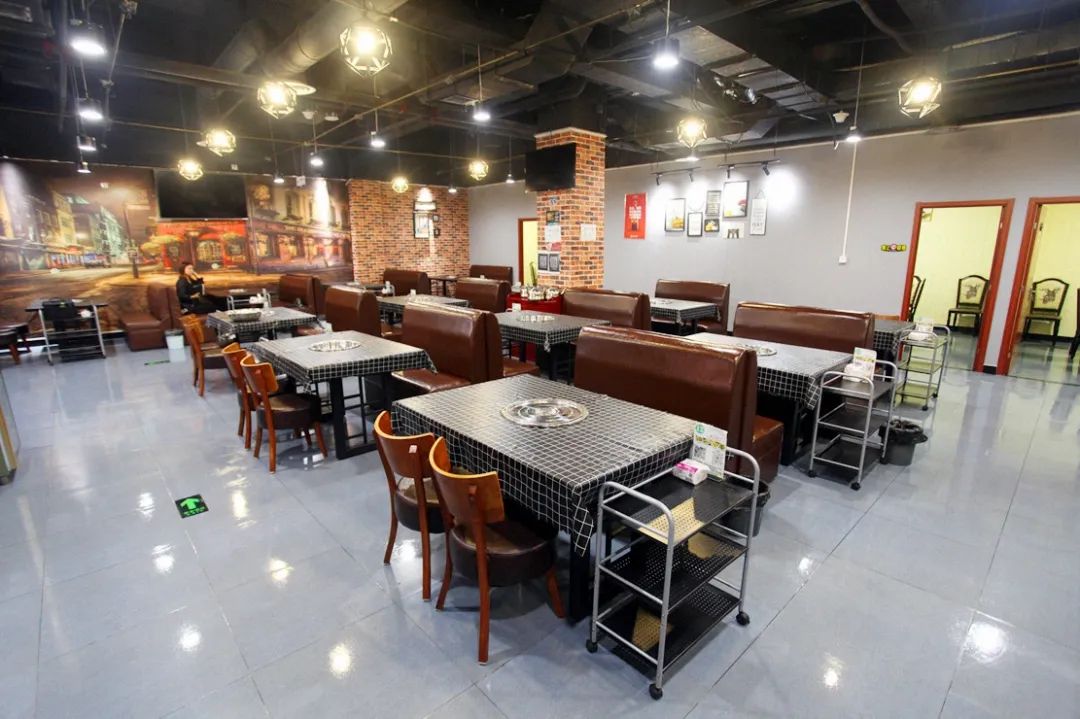 门头沟老牌美食摆上大排档！露天撸串火锅加烤鱼，100元买100瓶U8