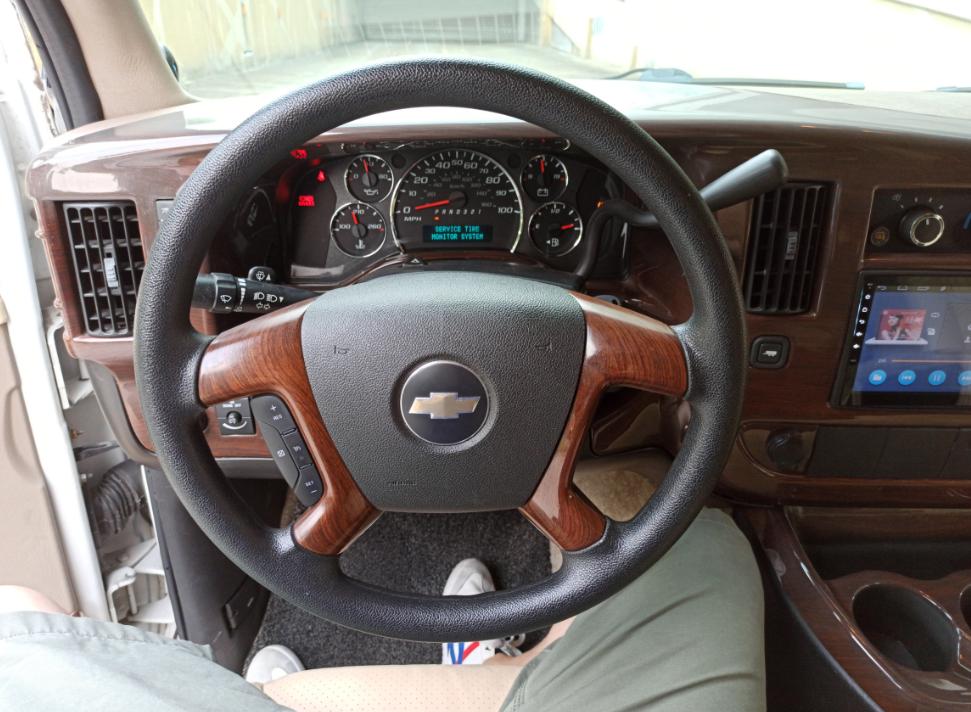 和埃尔法抗衡的保姆车,一百多万的保姆车埃尔法