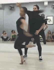 想知道上面的这个洞洞是用来干什么的？