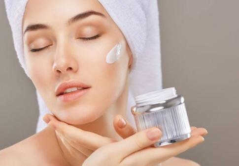 脸白但要遮瑕怎么化妆,妆怎么化才显得干净细腻