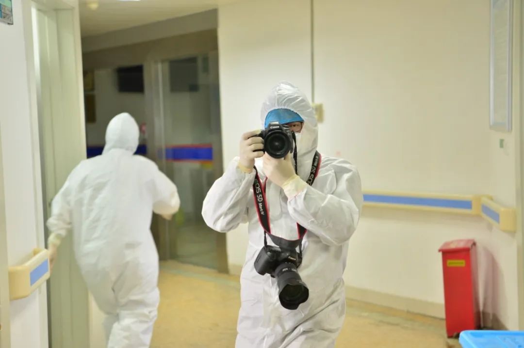 今天,我们把头条留给自己!