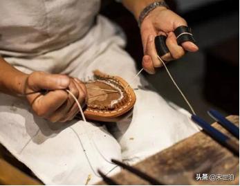 如何用小小的配饰搭配出百变风格 (小众配饰搭配方法)