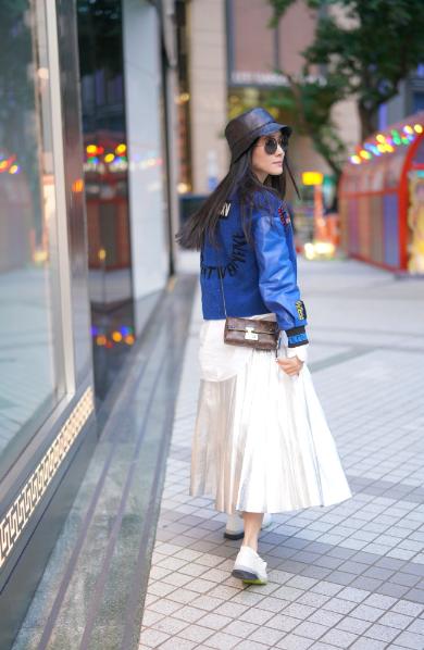 田海蓉惊艳拖地连衣裙高级照片,田海蓉惊艳的背影照片