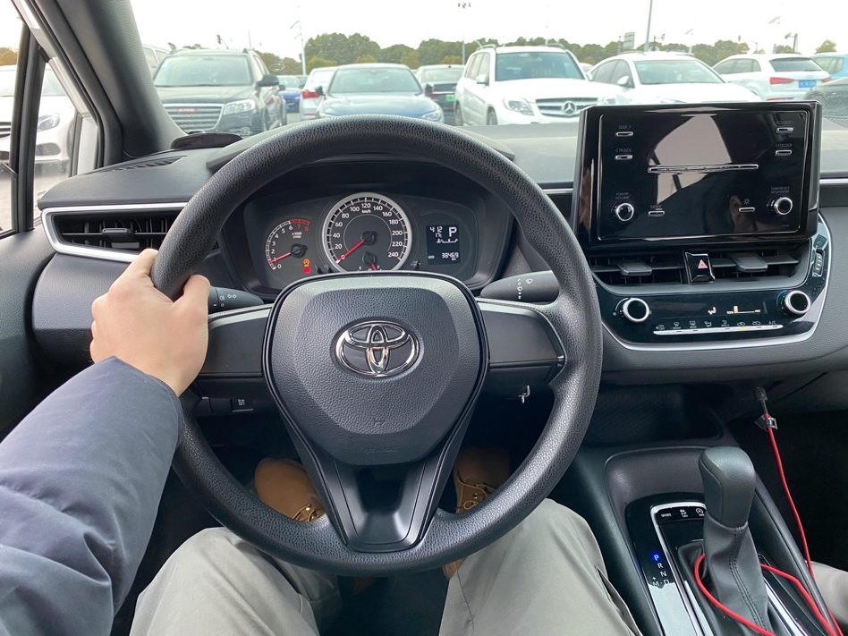 2023款丰田亚洲狮2.0燃油旗舰版,一汽丰田亚洲狮2.0豪华版