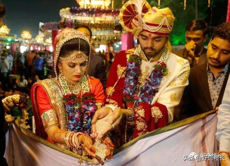 你知道印度新闻有多奇葩么,印度11人灭门案真相