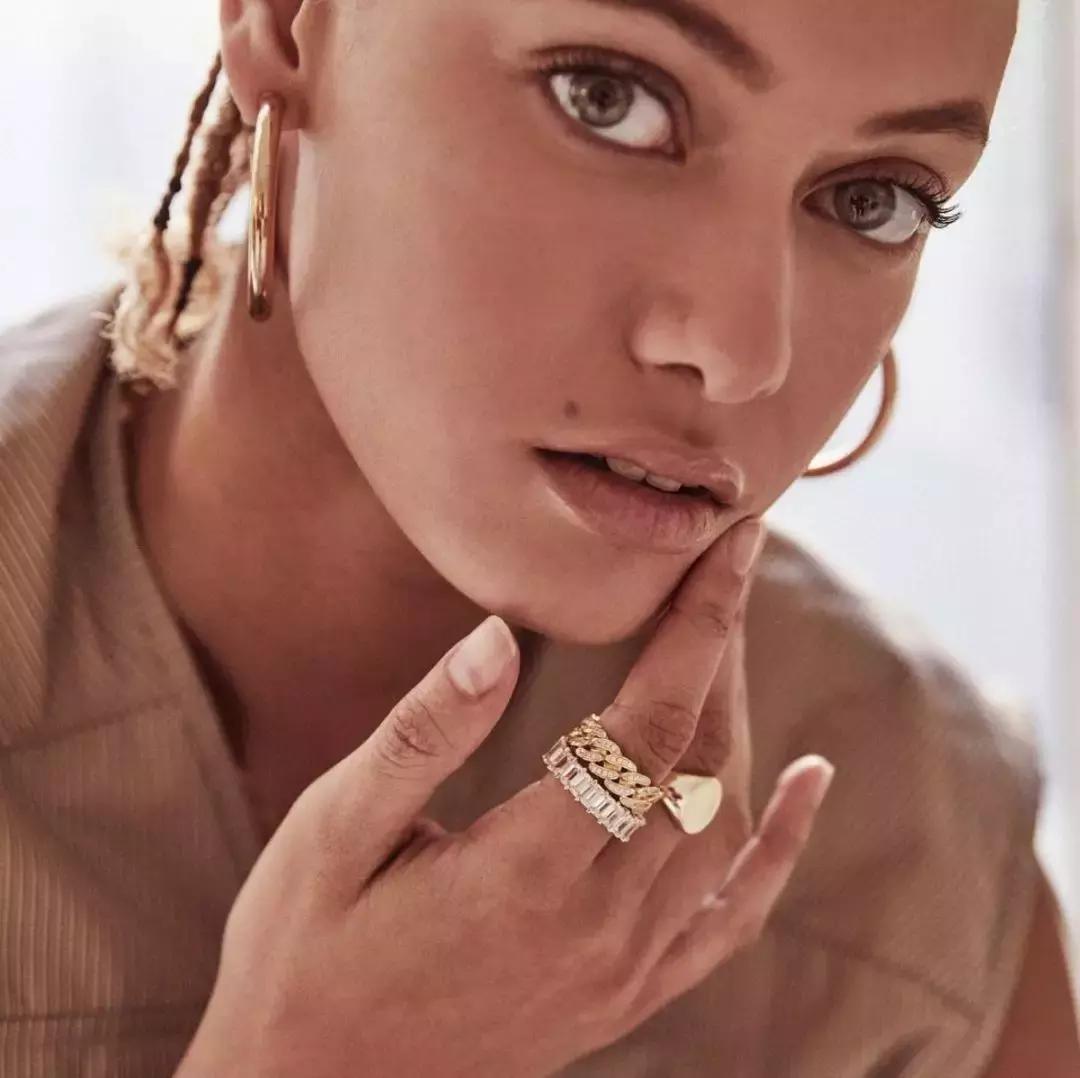 什么牌子的耳环好看又便宜,十大轻奢品牌耳环