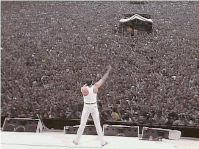 窦唯18岁,窦唯年轻时在香港演唱会吹笛子