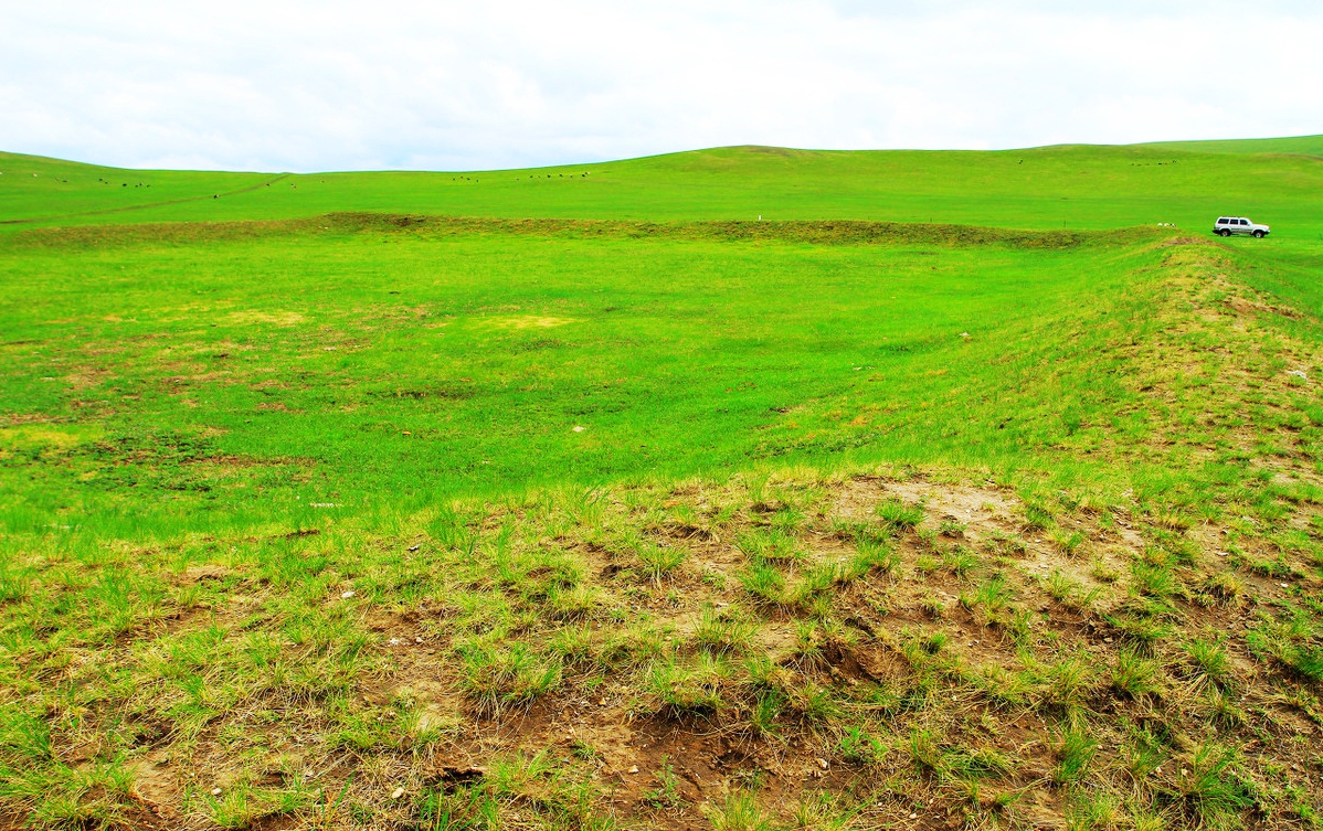 一辆车，从东乌旗沿中蒙边境公路到阿尔山，漫长边关寻迹历史遗存
