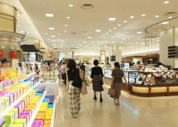 「大阪」梅田站「阪急梅田总店」百货公司，受外国人欢迎的名产