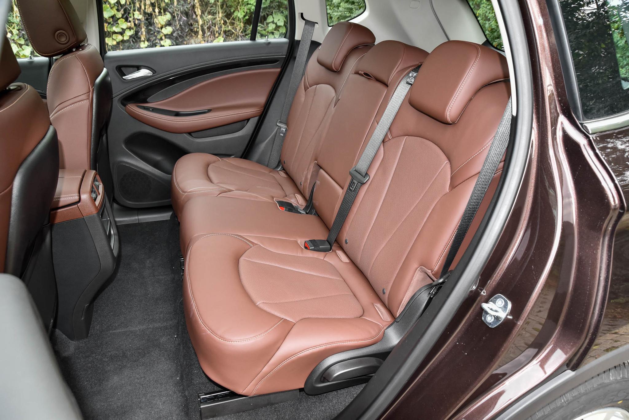 典型的美式SUV别克昂科威：空间大，底盘好，就是内饰可以更好