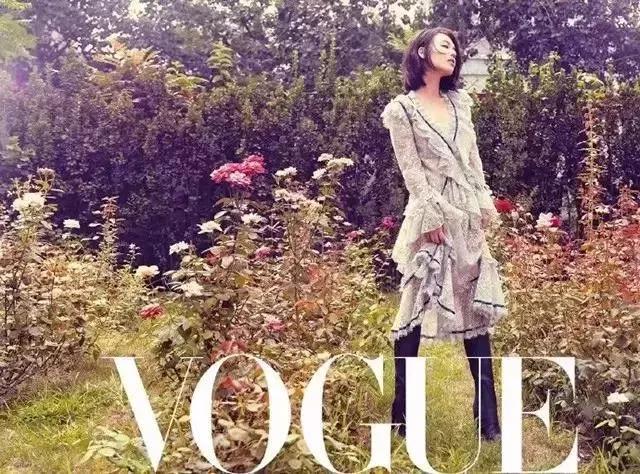 这家破厂房改造的花店，这是北京最美的小花店，明星都来拍照