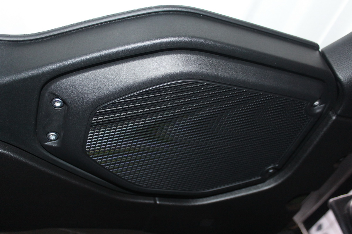 前后两分频8个喇叭,牧马人汽车音响升级方案