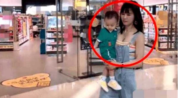 冻龄妈妈和儿子视频,冻龄妈妈和儿子酷似情侣