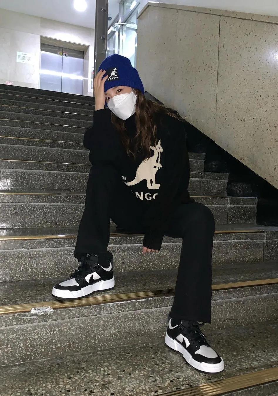 jennie穿搭冬香奈儿,求jennie同款衣服