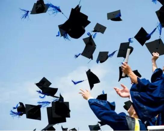 日本留学必读的书籍,日本留学必备的专业