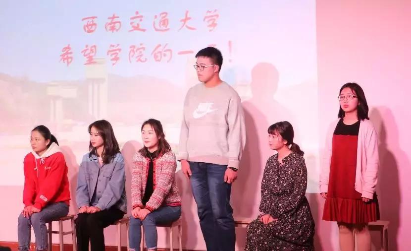 一人一故事深度解析,一人一故事的意思