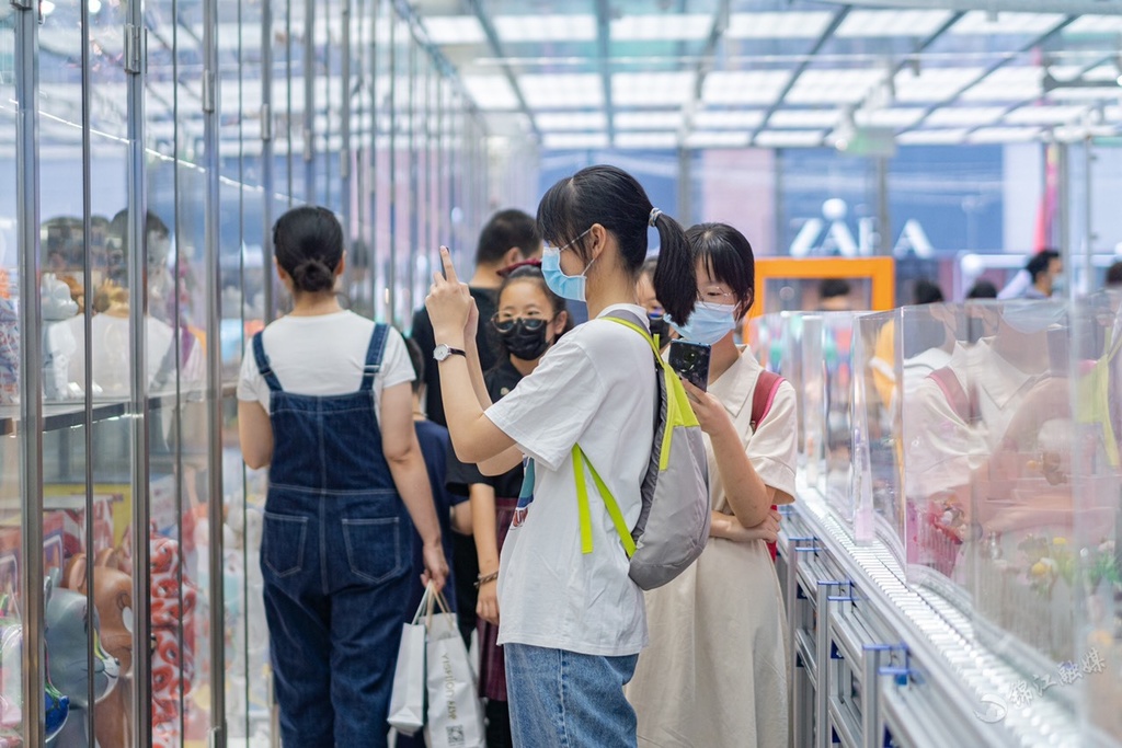 春熙路被评为高品位步行街,春熙路商圈从辉煌到衰败