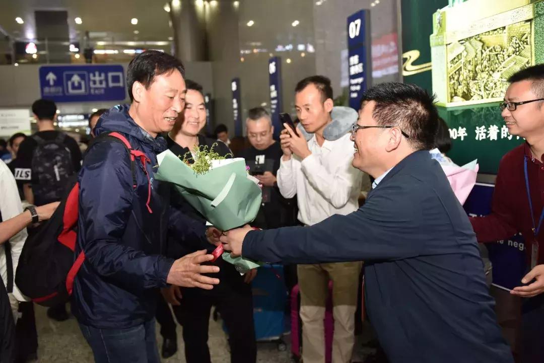 足球4比0大胜,精彩足球夺冠视频集锦