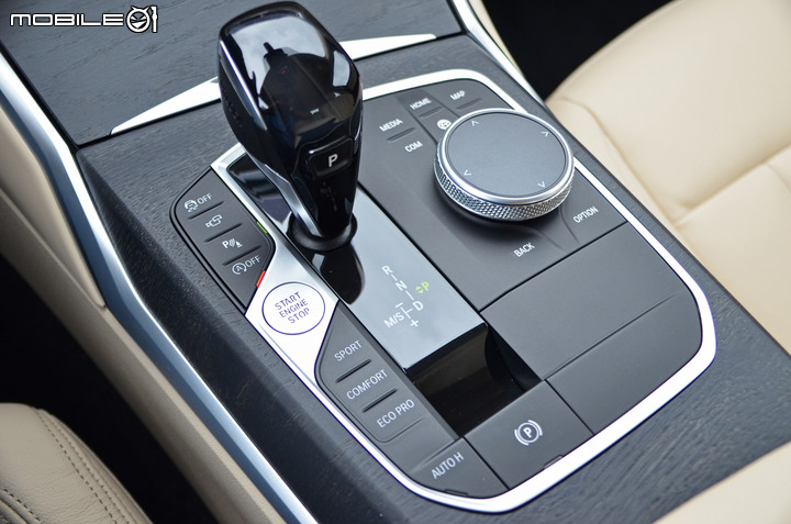 宝马318iLuxury试驾,内敛低调却又让人爱不释手