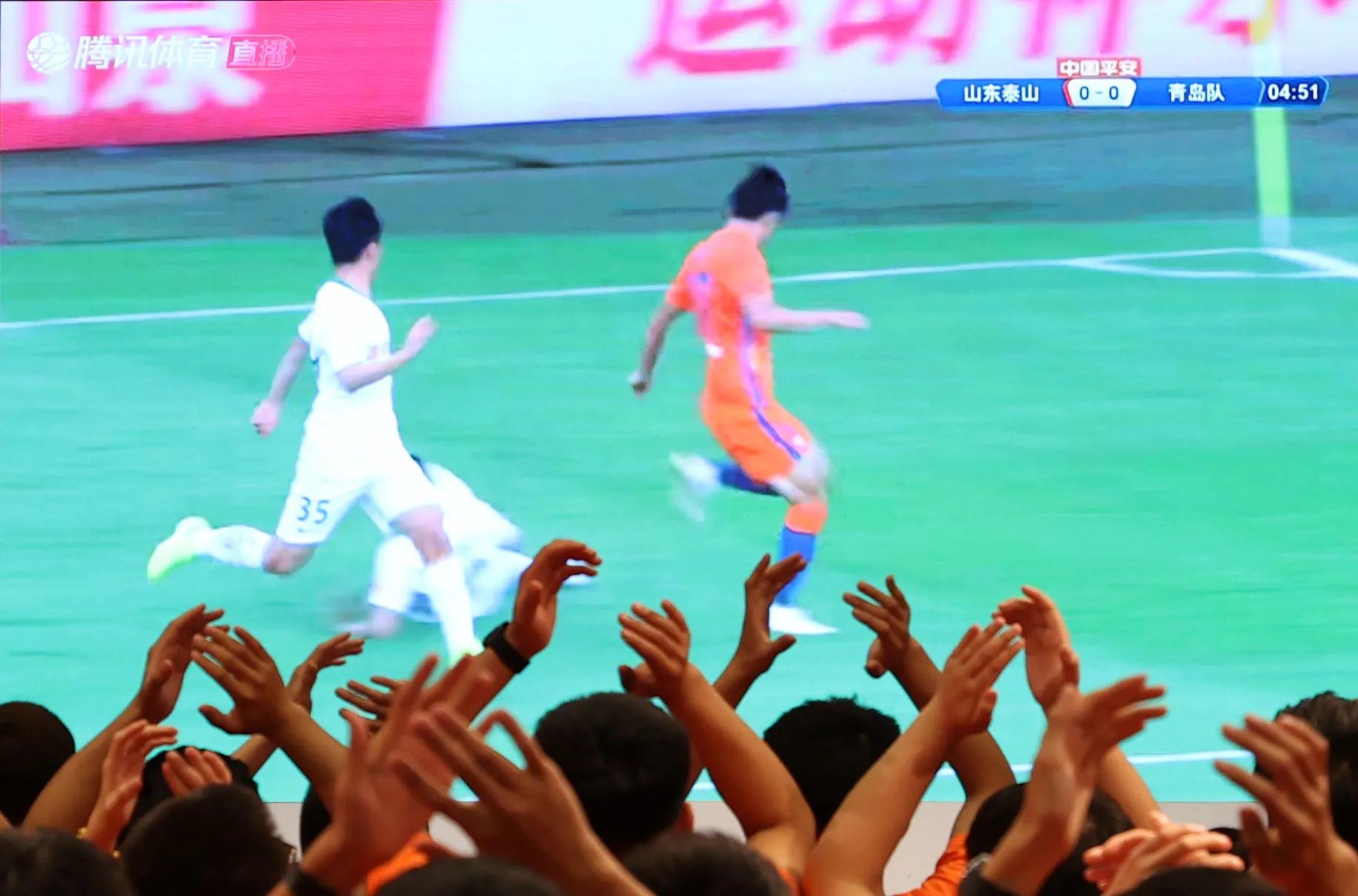 愿岁月可回首且以深情共白头图片,愿岁月可回首且情深共白头谁写的