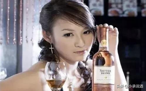 喝酒可以看出女人的性格很准,能喝酒的女人是什么性格