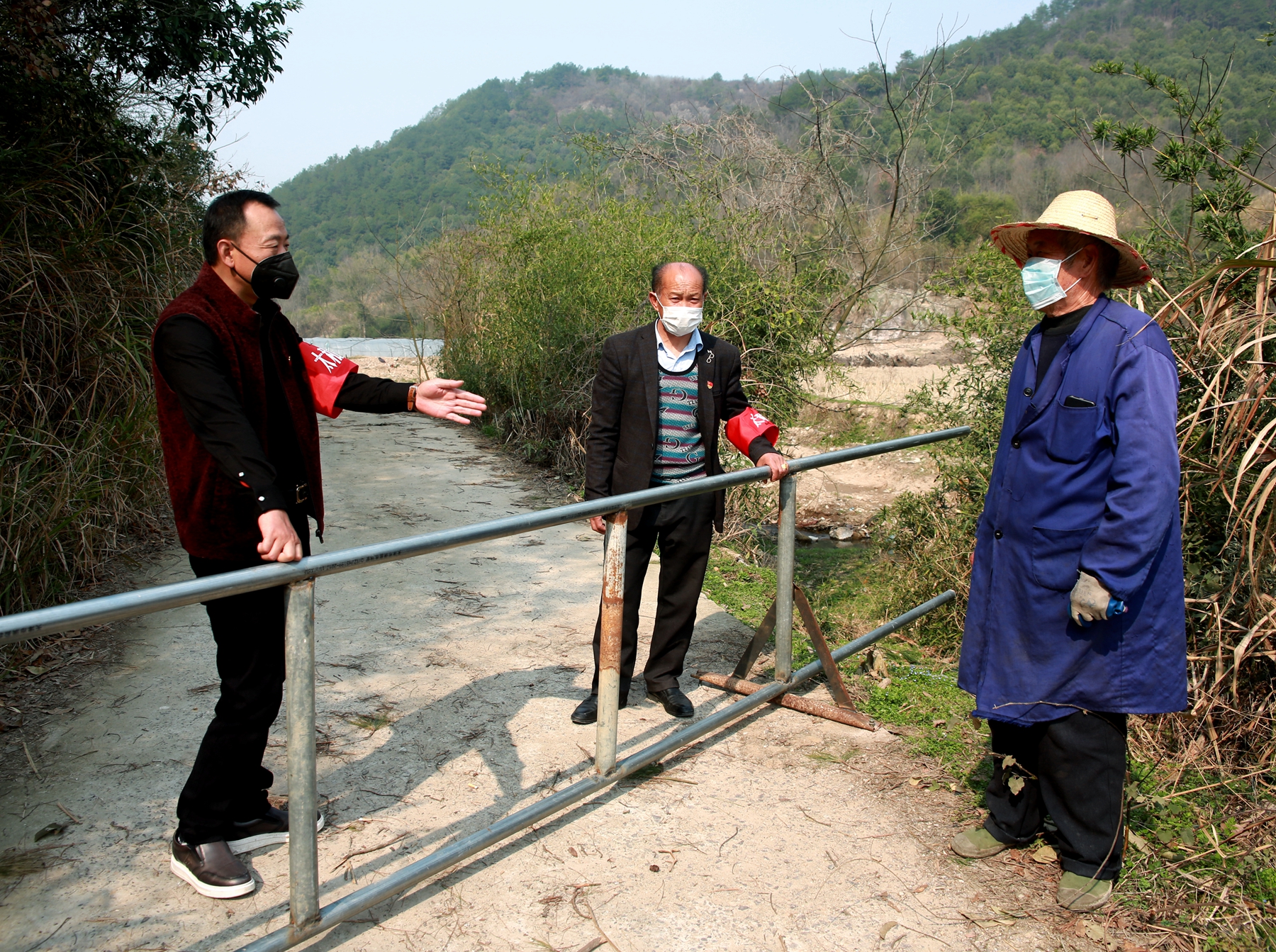 一手抓生产一手抓防疫的宣传报道,一手抓防疫一手抓生产相关简报
