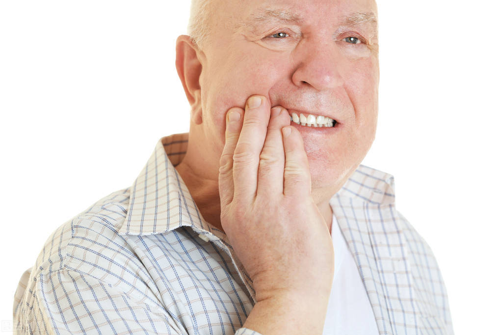 老人牙齿松动最佳补救方法,老年人牙为何松动