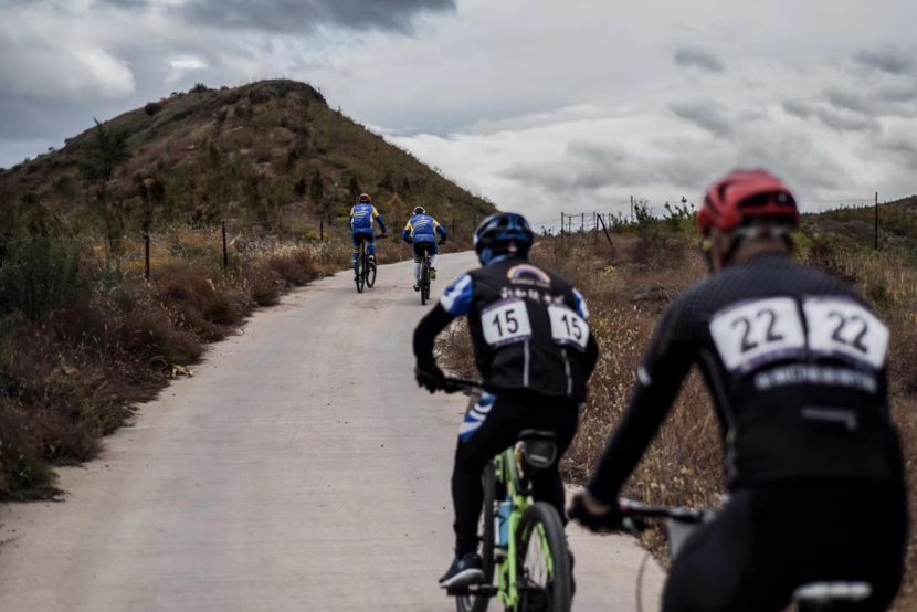 你选错了自行车，骑出去就像“夕阳红骑行队”