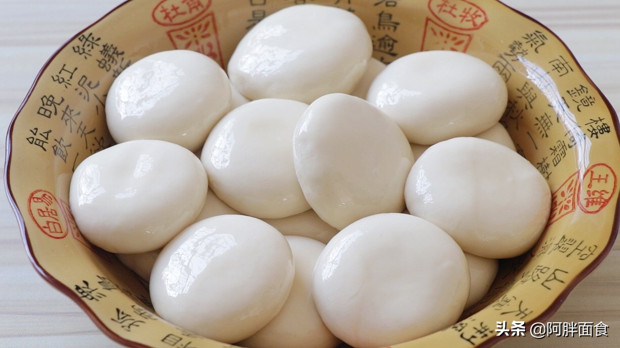 手抓饼柔软筋道层次丰富,爱吃手抓饼原坯