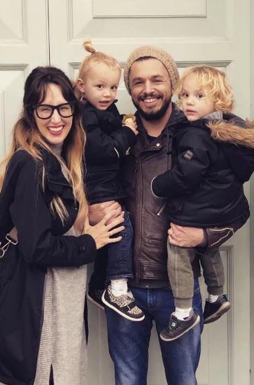 “买一送一”！英国女子连生2对双胞胎，怕生三胞胎赶紧做绝育