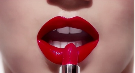 为什么有的人用了唇膏还“烂嘴”？你可能没注意到这事