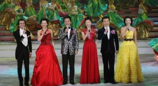 李咏在央视的经历,曾经的央视一哥李咏