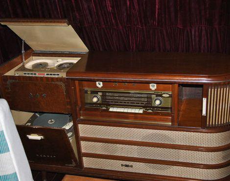 南京秦淮区熊猫工厂,南京熊猫电视厂