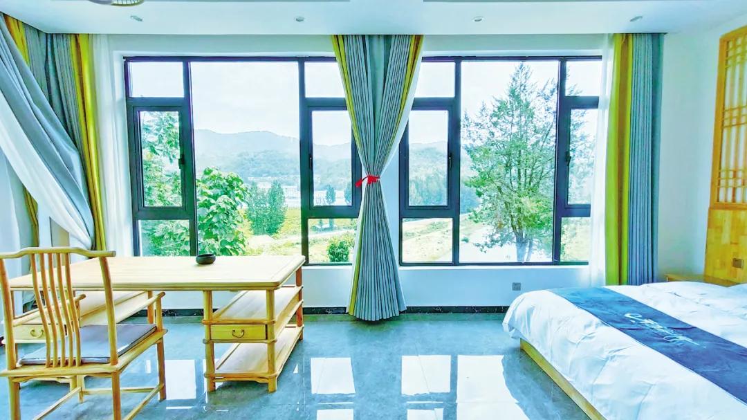 把诗和远方留在家里,把诗和远方藏在心里