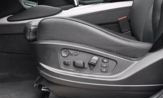 汽车座椅调整高低按钮在哪里,汽车座椅调高低前后